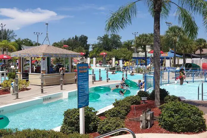 Come with your family and enjoy together at Sun Splash Family Waterpark