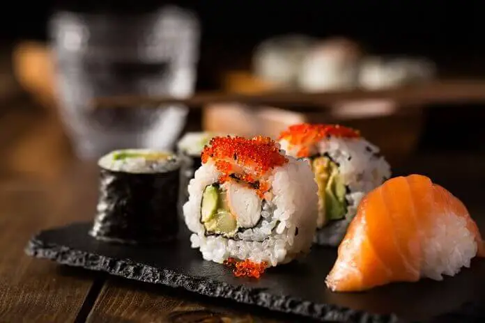 Enjoy the delicious sushi rol that is the famous dish of the sushi restaurants in Fort Myers