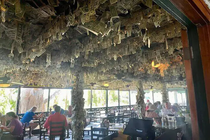 Peoples enjoying lunch at Cabbage Key
